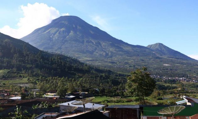 Pemandangan pegunungan dari area homestay